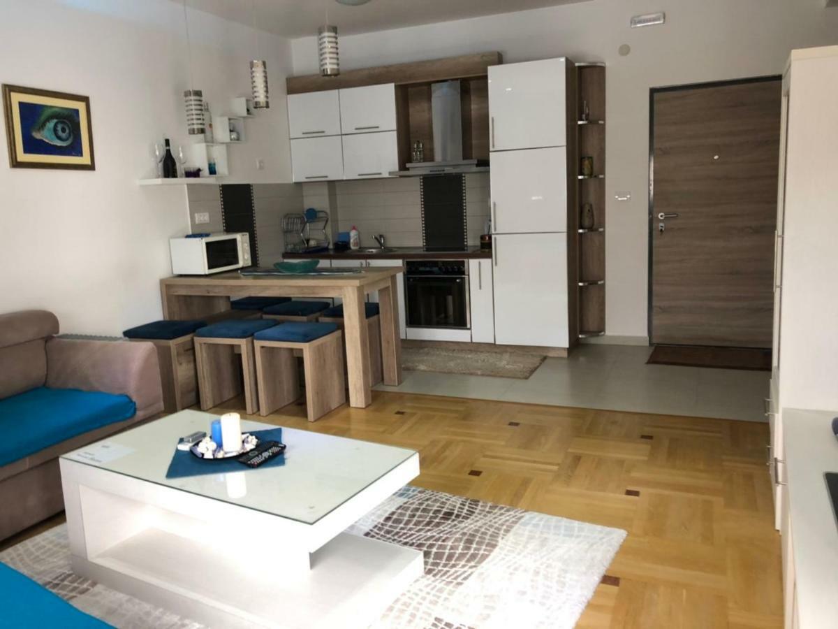 Apartman Dajana Ulcinj Exterior photo